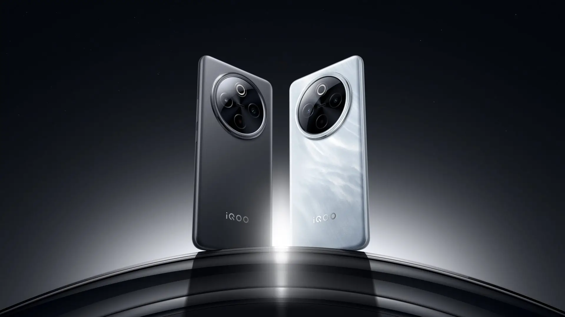 iqoo-z10-resmi-hadir-di-indonesia-tawarkan-baterai-raksasa-7-300mah-dan-performa-tangguh